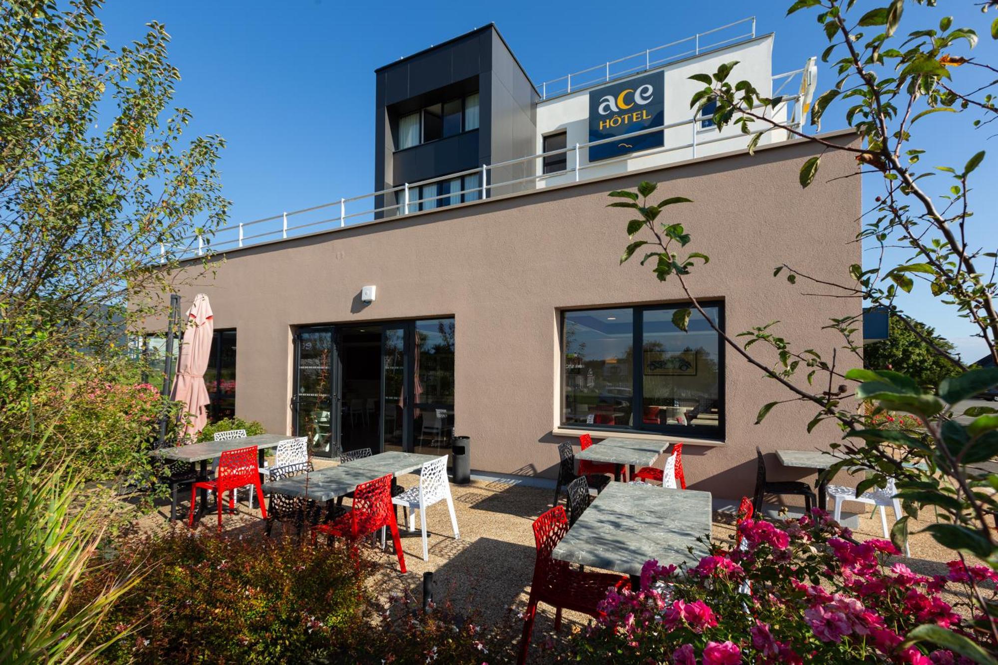 Ace Hotel Le Mans Saint Saturnin Bagian luar foto
