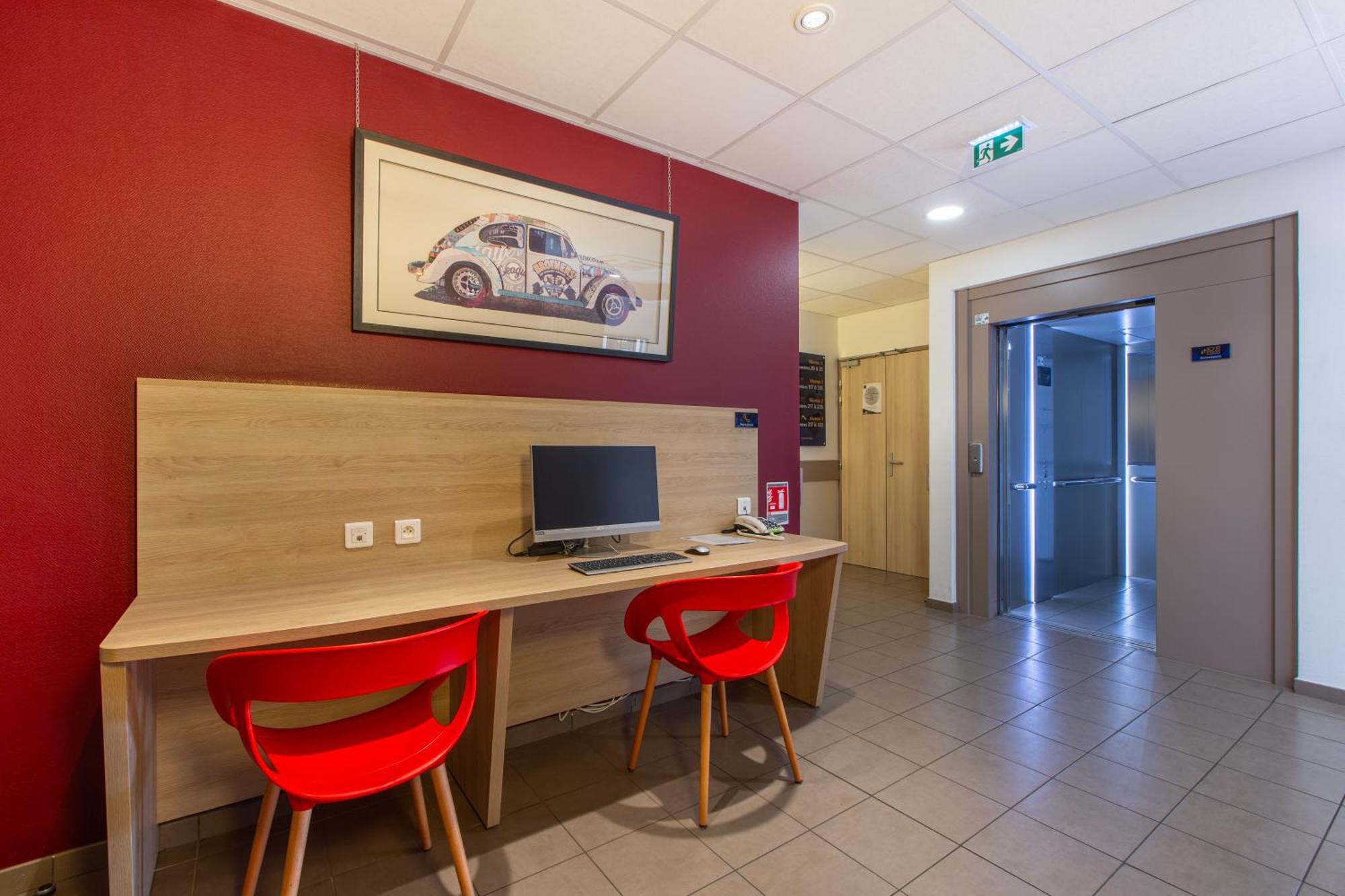 Ace Hotel Le Mans Saint Saturnin Bagian luar foto