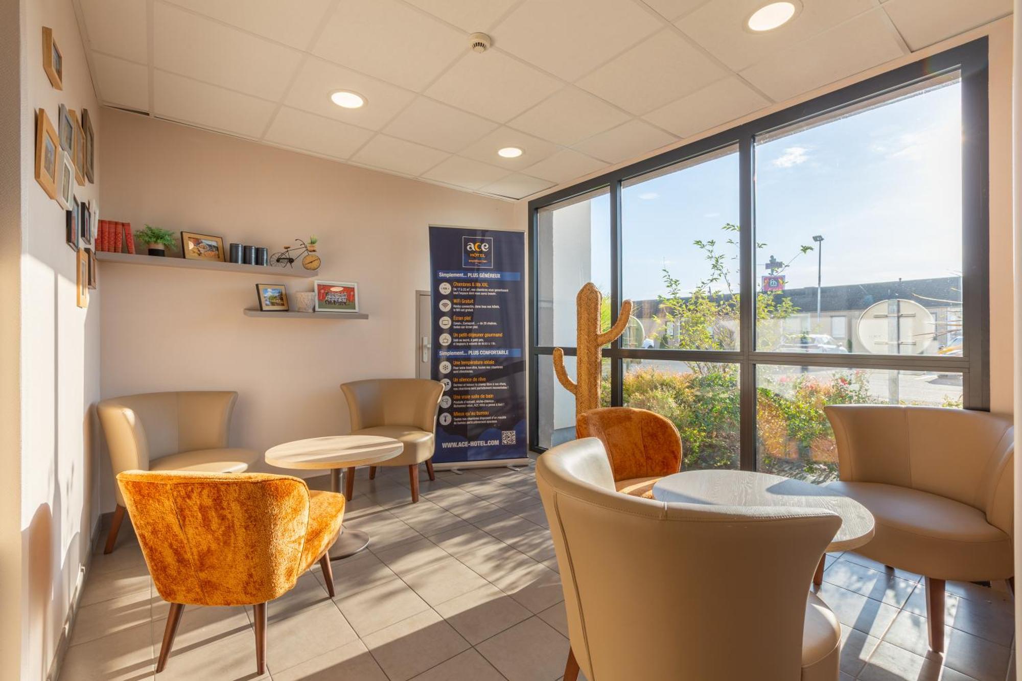 Ace Hotel Le Mans Saint Saturnin Bagian luar foto