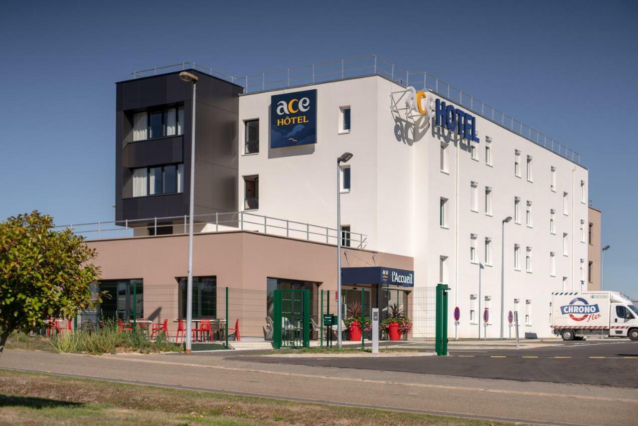 Ace Hotel Le Mans Saint Saturnin Bagian luar foto